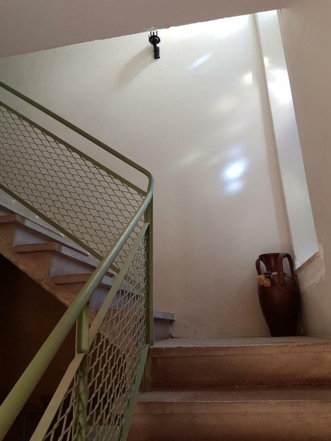 Ines Guest House ニコシア エクステリア 写真